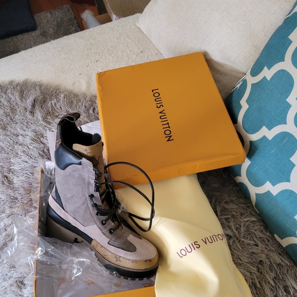Boots - Picture 1 of 3